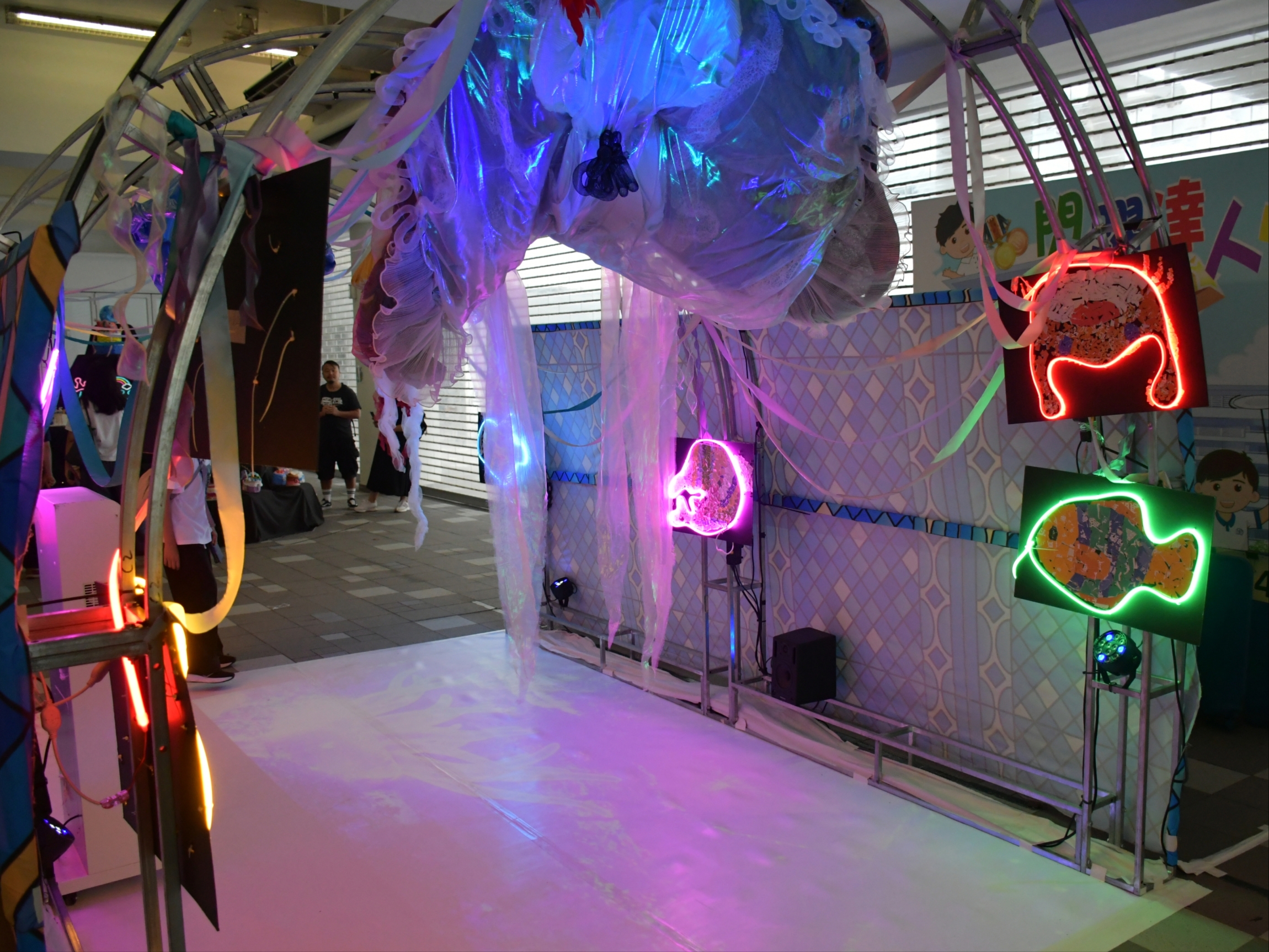 本頁圖片/檔案 - 舞台道具製作11