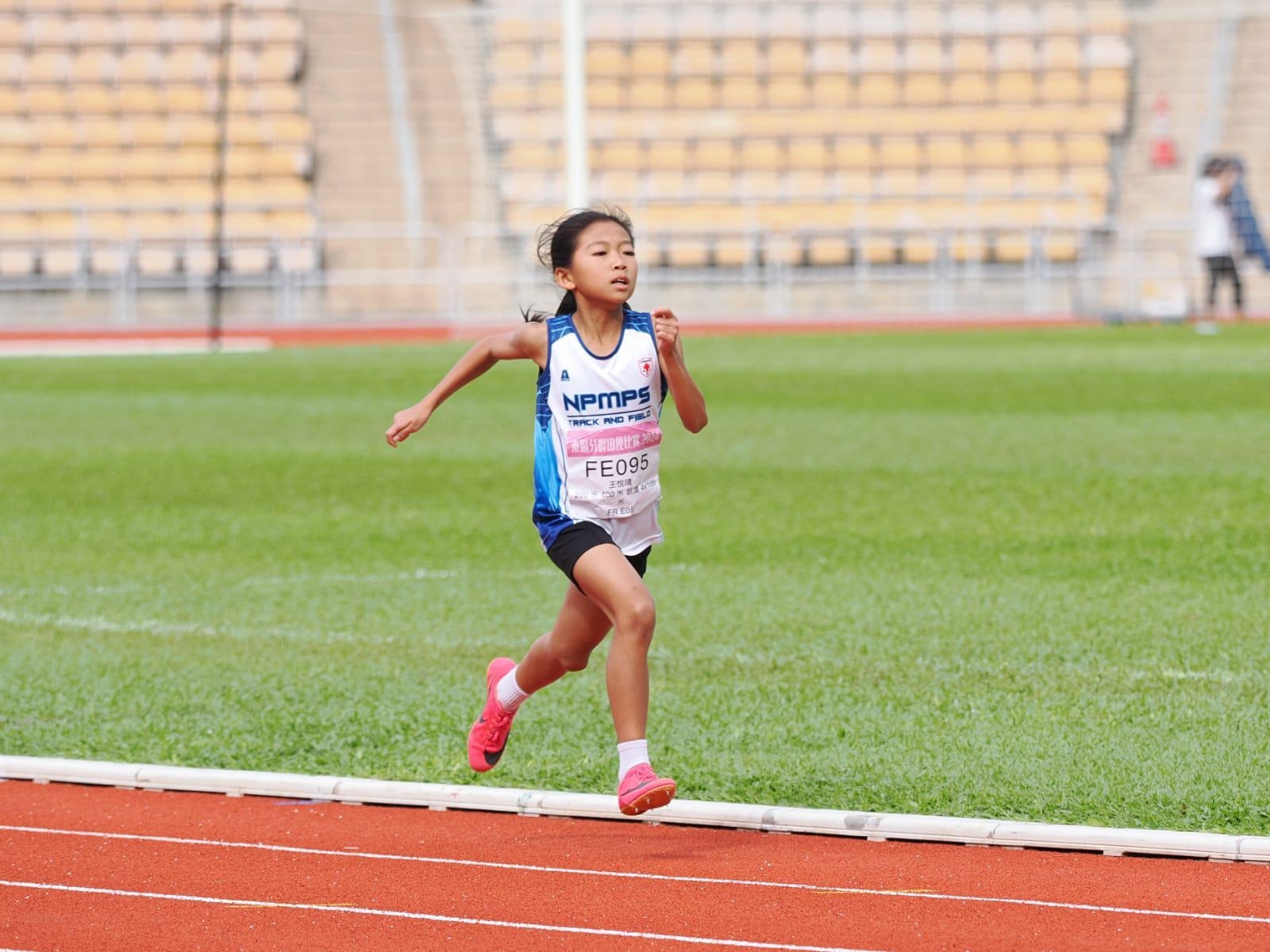 本頁圖片/檔案 - 田徑隊3